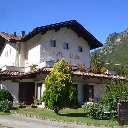 Hotel Maroni *
